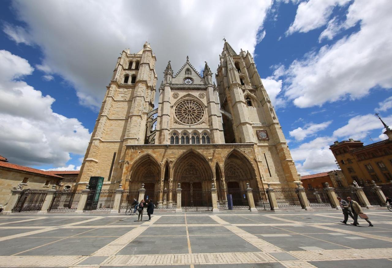 Alda Casco Antiguo Leão Exterior foto